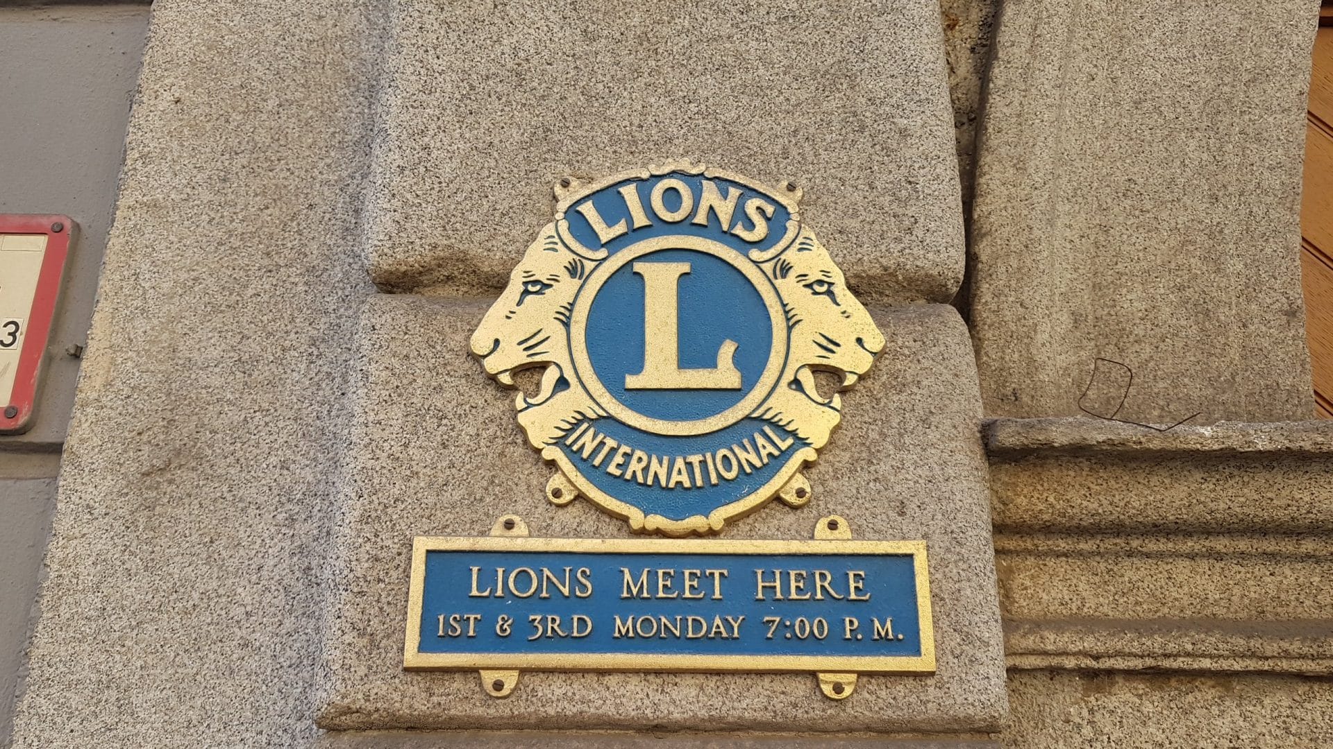 Благородные и благотворительные львы или Lions Club в Австрии.