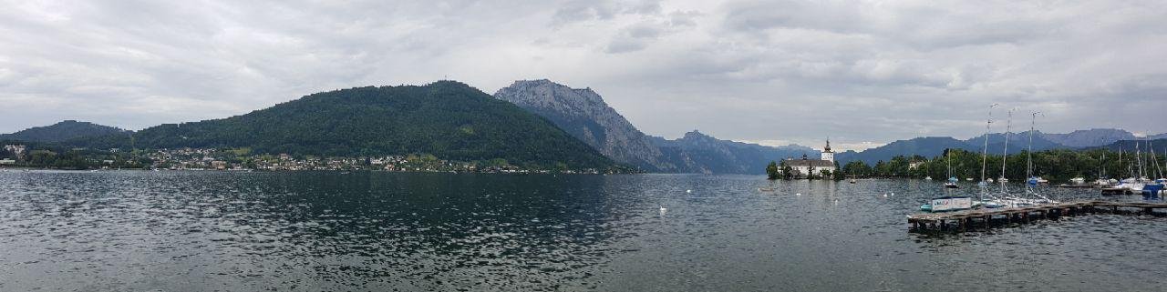 Панорама озера Траунзе. Австрия.