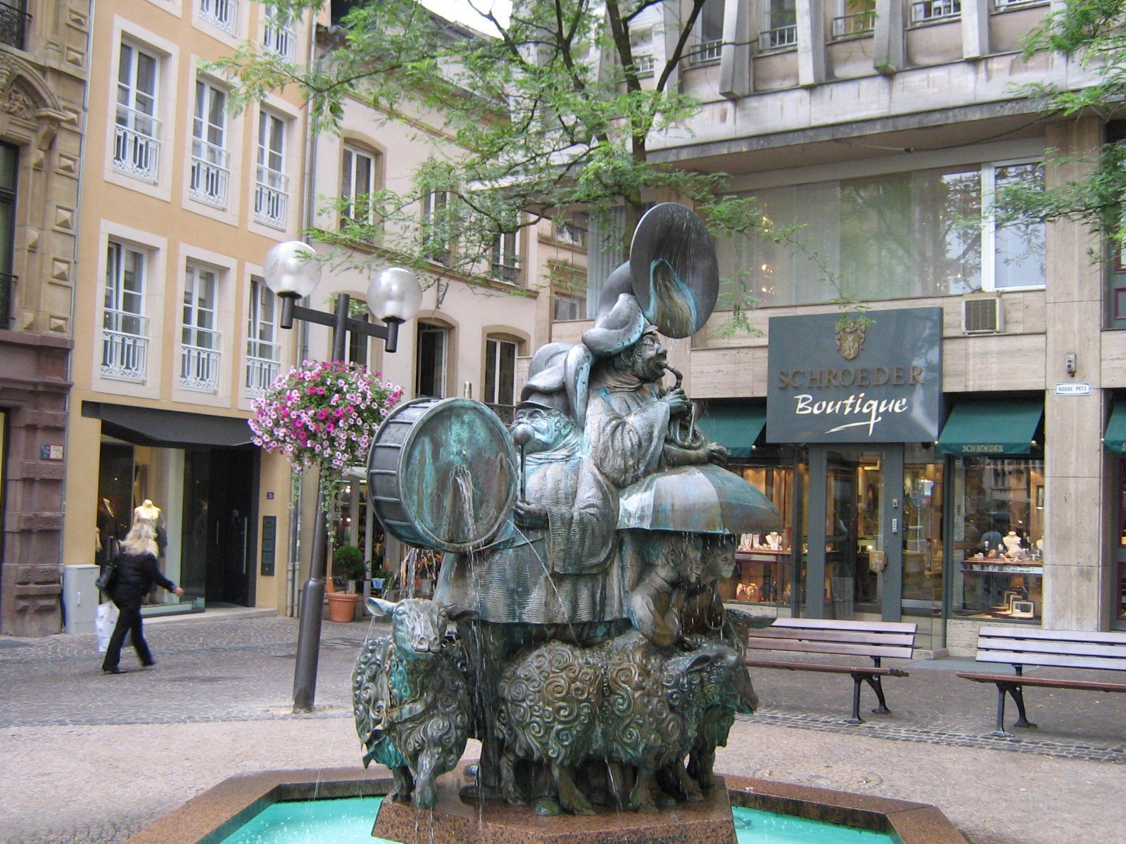 Фонтан «Овечий марш», Люксембург, Люксембург. Июль, 2006