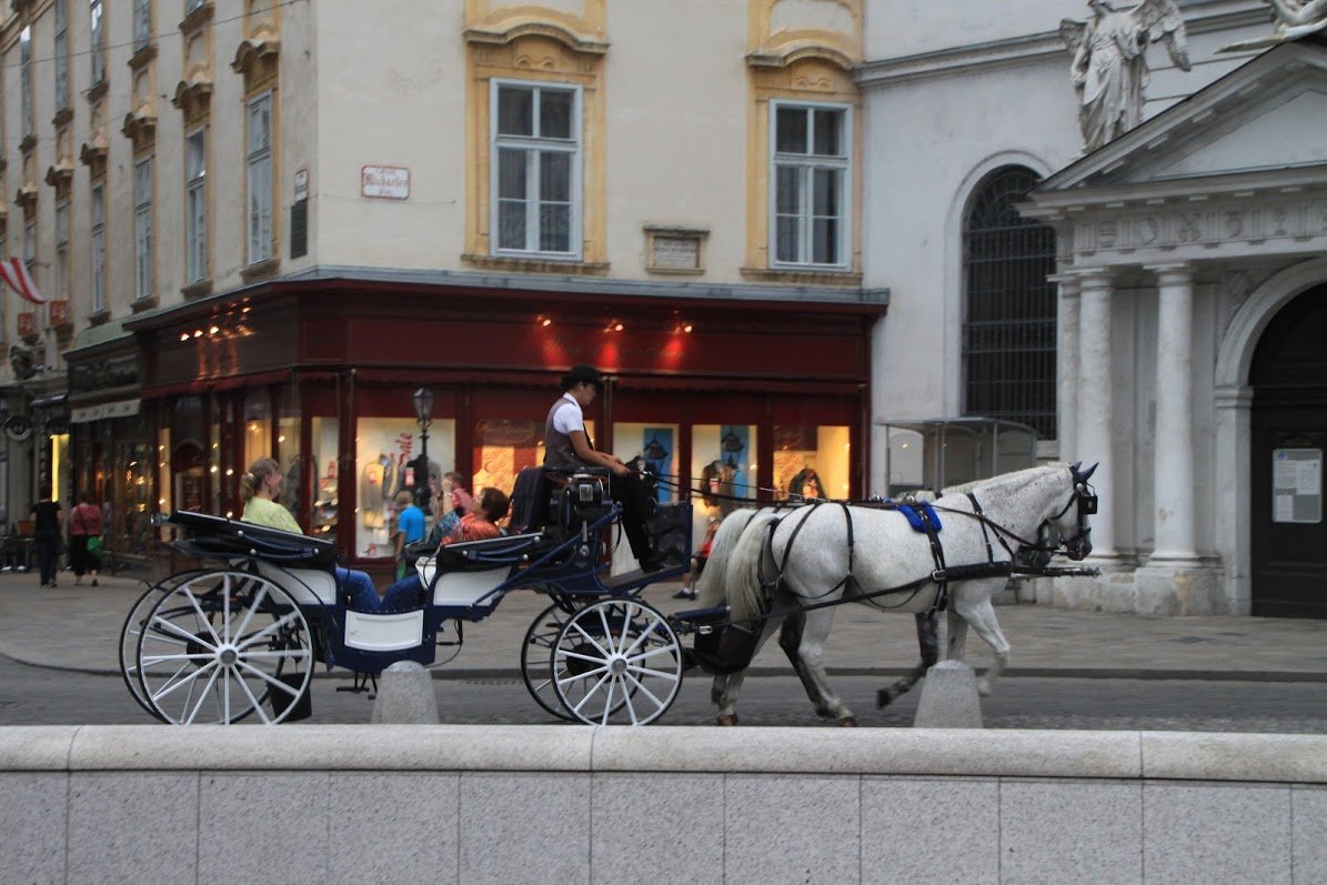Михаэлерплац, Вена, Австрия. Июль, 2012