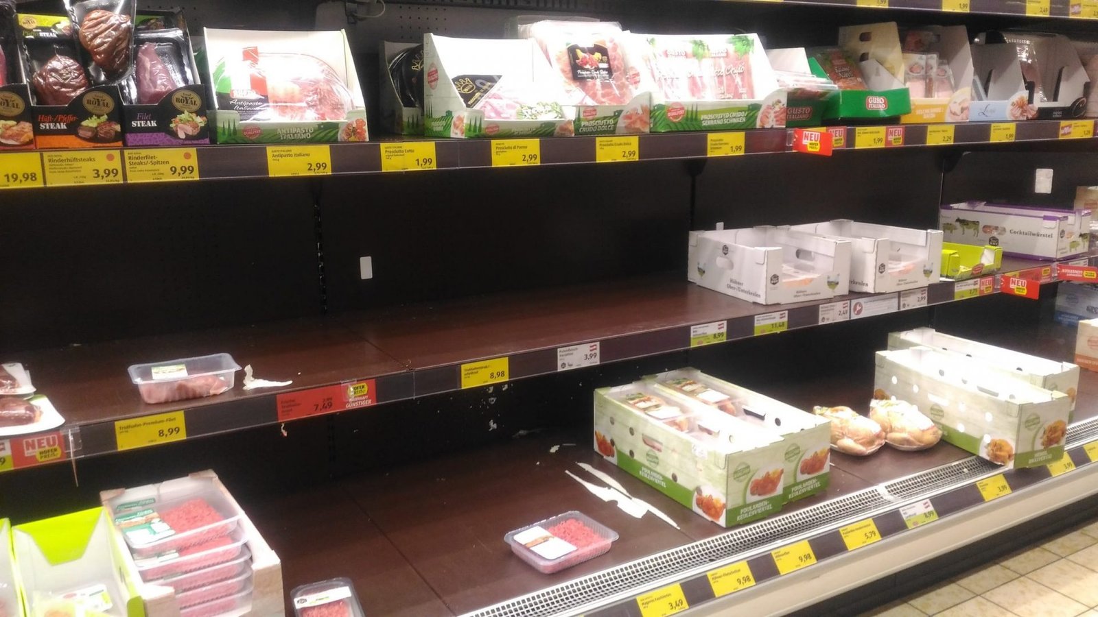 Карантин в Австрии глазами эмигранта: Что скупили в супермаркетах