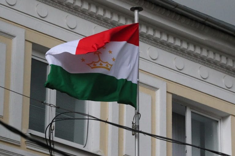 СМИ Австрии: Австрия должна вернуть депортированного таджика