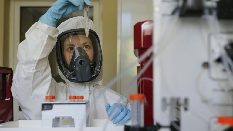СМИ Австрии: новая российская вакцина от COVID-19 не прошли финальные испытания
