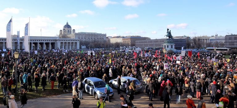 Наблюдения эмигранта в Европе: «Протестами ничего не добиться? А в Австрии возможно всё!»