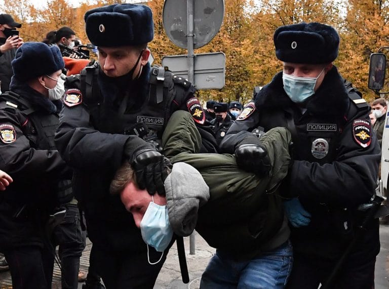 СМИ Австрии: Дума расширяет возможности полиции и запрещает демонстрации