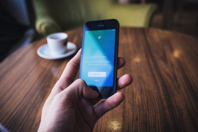 Россия угрожает заблокировать Twitter в апреле