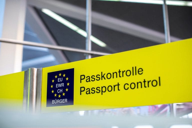 Европейский союз хочет привлечь квалифицированных иммигрантов