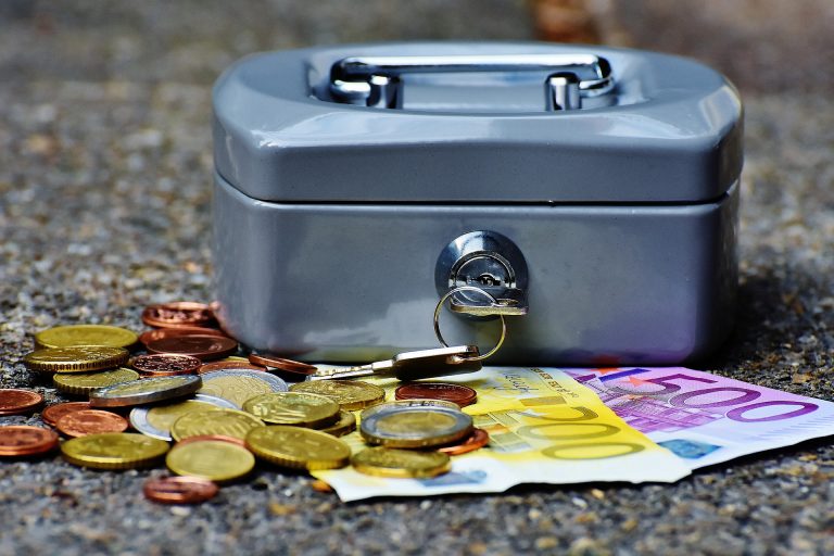 СМИ Австрии: пивной бренд ищет программиста. Зарплата — 45 000 евро в год