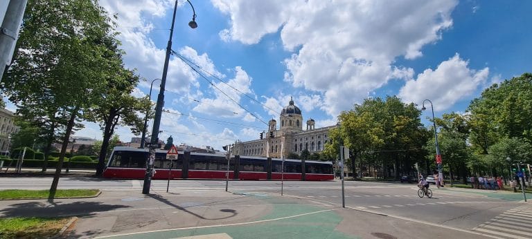 Мифы о Европе: Мир мечтает развалить Россию!