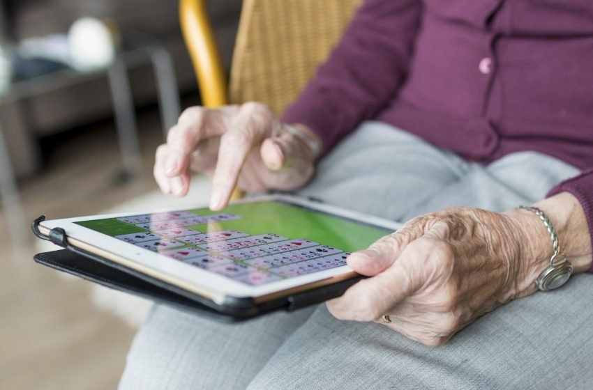  СМИ Австрии: исследование показывает, почему пожилые люди должны пользоваться интернетом