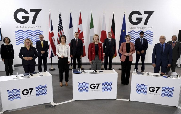 СМИ Австрии: G7 угрожает Путину «серьёзными последствиями» в случае нападения на Украину
