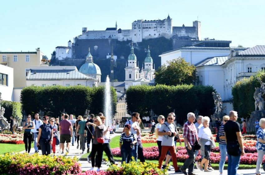  СМИ Австрии: Туризм начинает лето почти на докризисном уровне