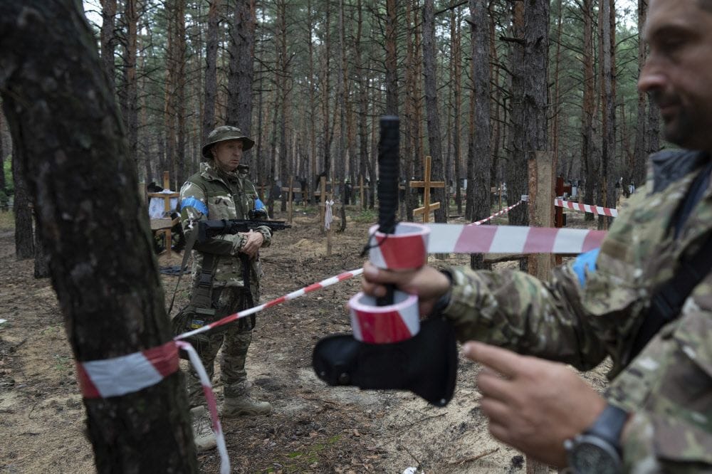 СМИ Австрии: В Изюме Зеленский видит доказательства военных преступлений