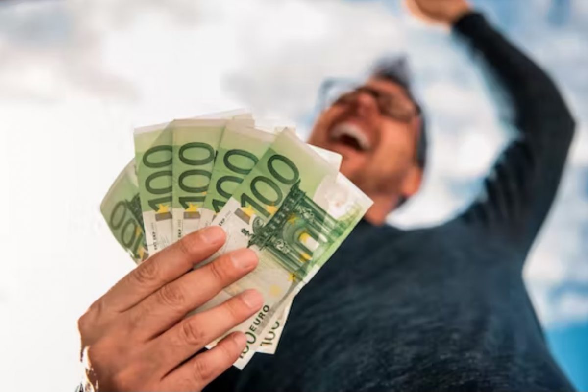 СМИ Австрии: в этом месяце новый бонус равен €500