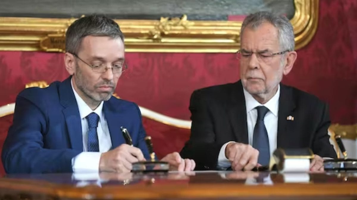 СМИ Австрии: FPÖ резко критикует Ван дер Беллена из-за поездки в Украину