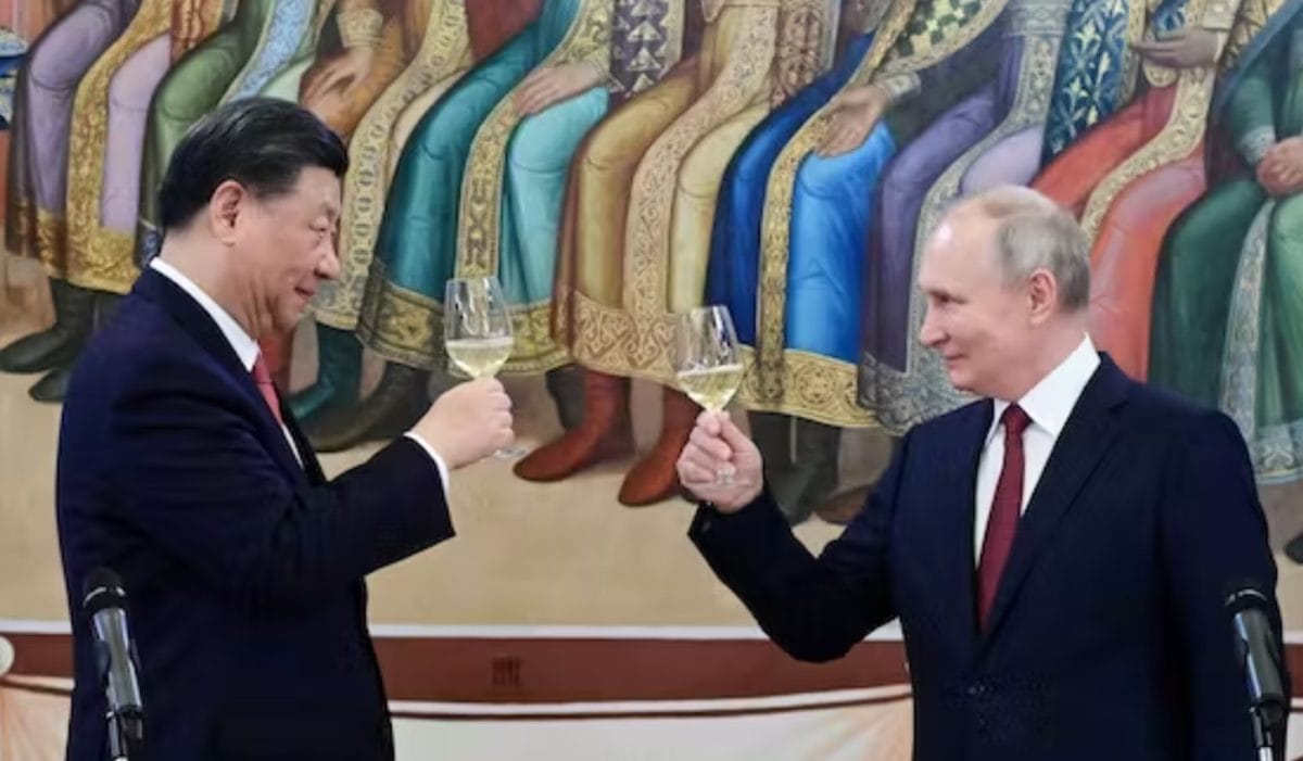 СМИ Австрии: Си Цзиньпин предупредил Путина о ядерной бомбе
