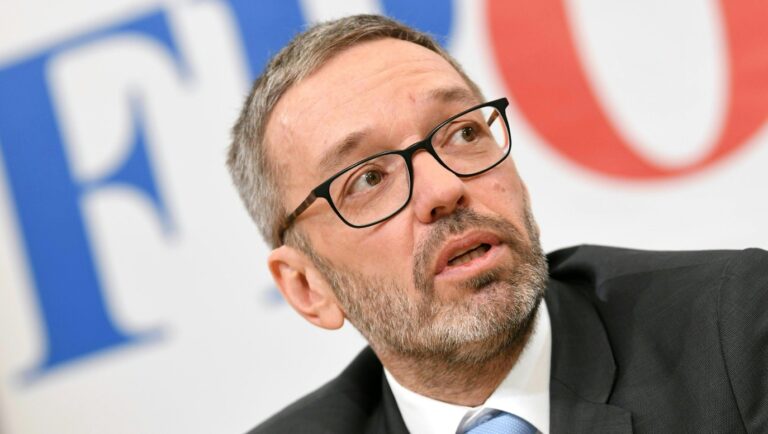 FPÖ стремится создать правовую возможность лишения гражданства