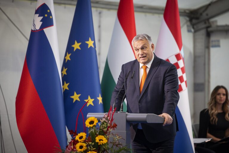Президент Венгрии обвинил фон дер Ляйен в шантаже