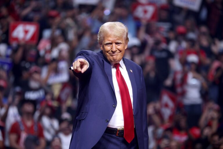 «Бряцание саблями» как приветственный жест для Трампа