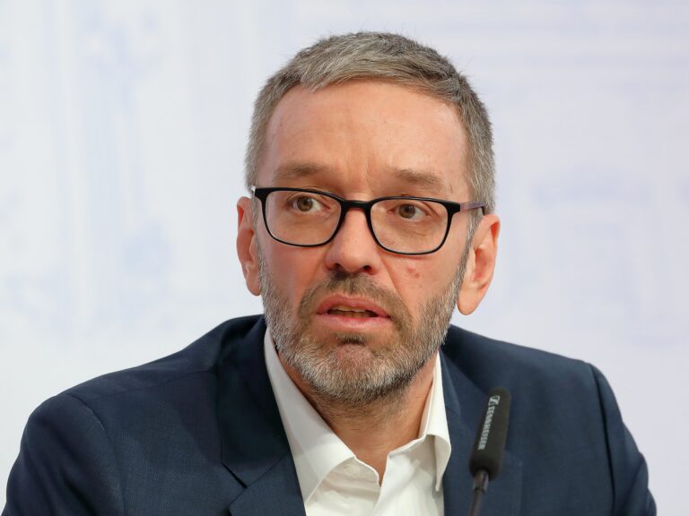 FPÖ выбирает самых опасных «союзников» мировой политики