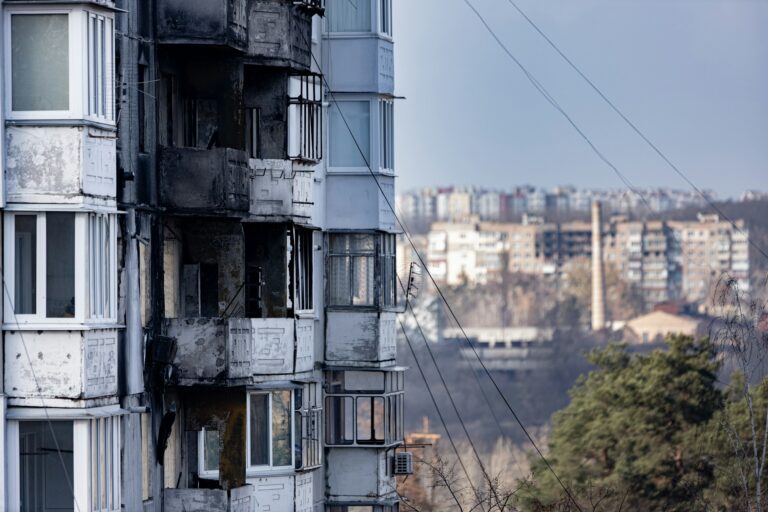 Во время «пасхального перемирия» Россия совершает военные преступления в Украине