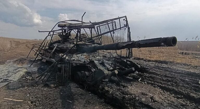 Россия теперь полагается на «ежовые» танки