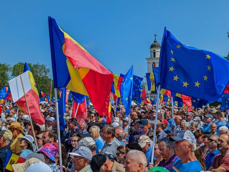 Молдова между ЕС и Россией: почему страна остаётся расколотой