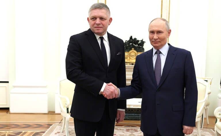Ван дер Беллен планирует расспросить Фицо о его встрече с Путиным